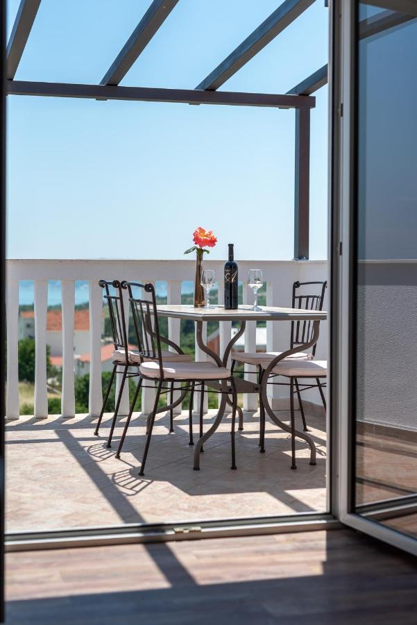 Apartments Dobrila Kaštel Novi Exterior foto